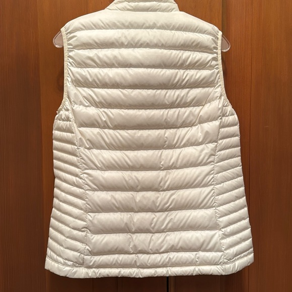 Patagonia women’s vest NWOT - Picture 5 of 10